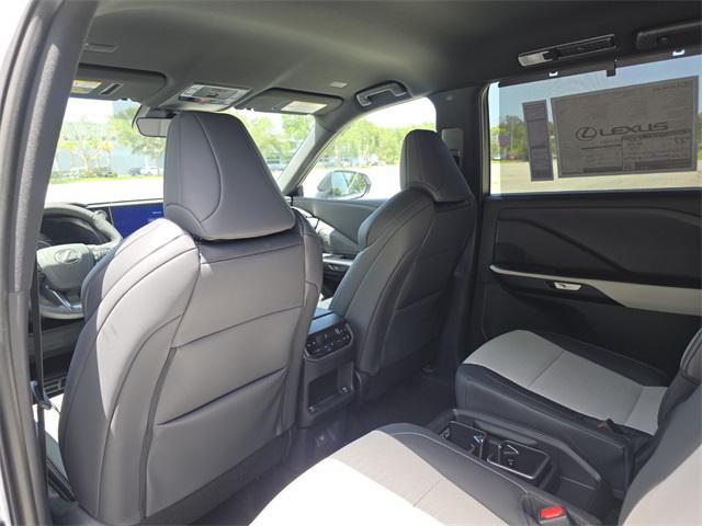 Photo of 2025 Wind Chill Prl Lexus TX 500h