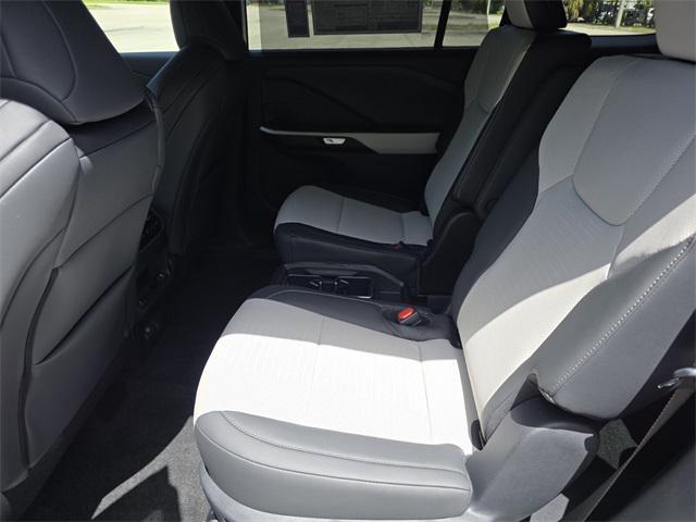 Photo of 2025 Wind Chill Prl Lexus TX 500h