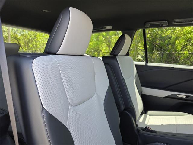 Photo of 2025 Wind Chill Prl Lexus TX 500h