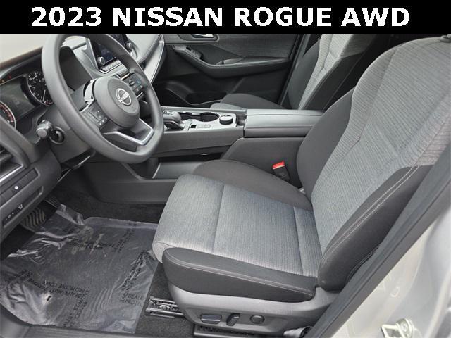 Photo of 2023 Brilliant Silver Metallic Nissan Rogue