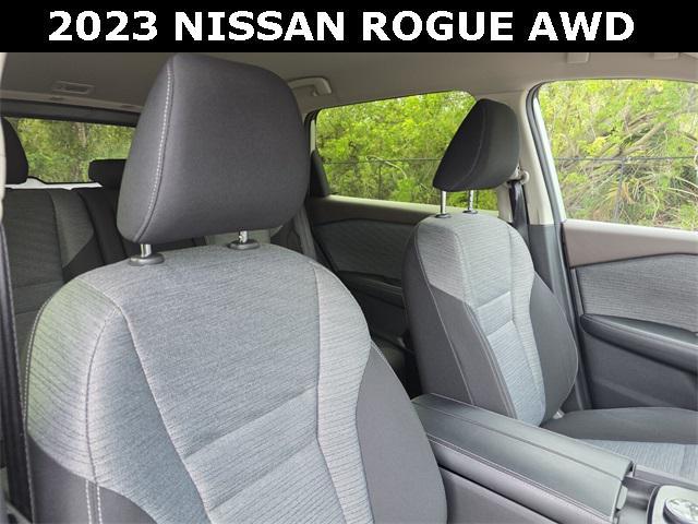 Photo of 2023 Brilliant Silver Metallic Nissan Rogue