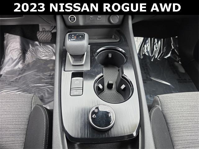 Photo of 2023 Brilliant Silver Metallic Nissan Rogue