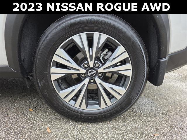 Photo of 2023 Brilliant Silver Metallic Nissan Rogue