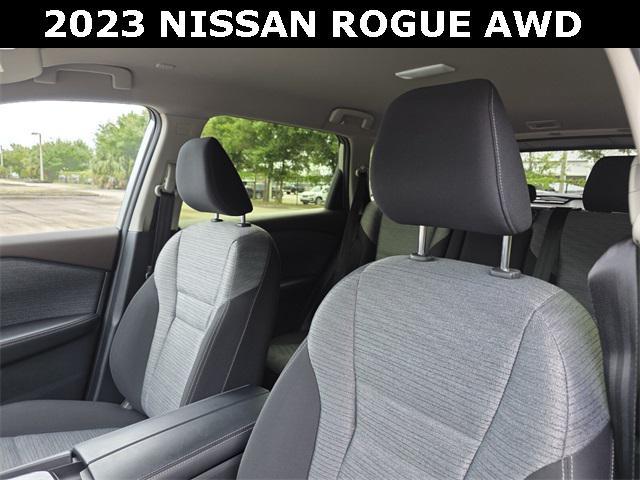 Photo of 2023 Brilliant Silver Metallic Nissan Rogue