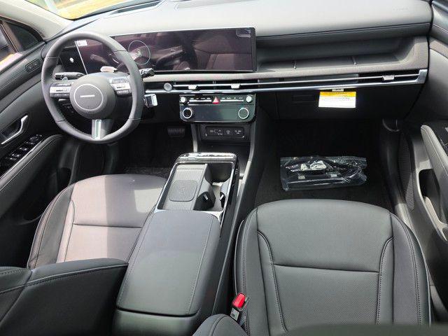 Photo of 2025 Shimmering Silver Hyundai TUCSON