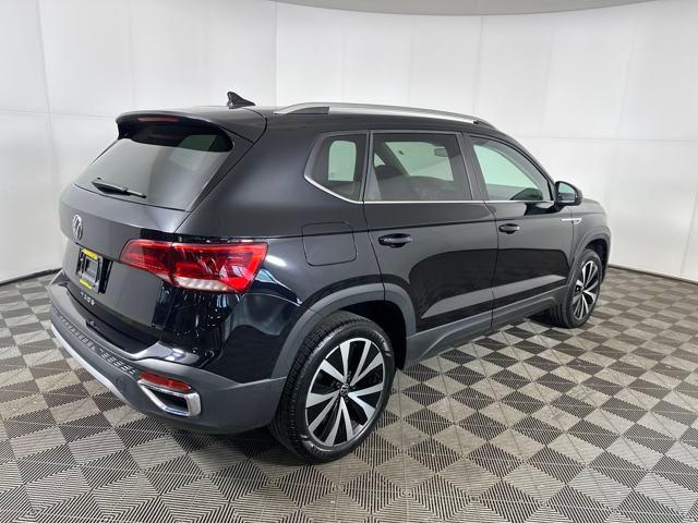 Photo of 2024 Deep Black Pearl Volkswagen Taos