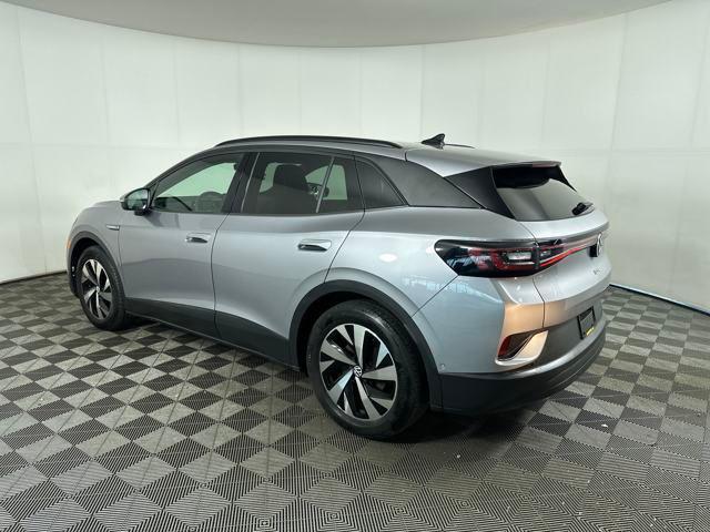 Photo of 2023 Silver Mist Metallic Volkswagen ID.4