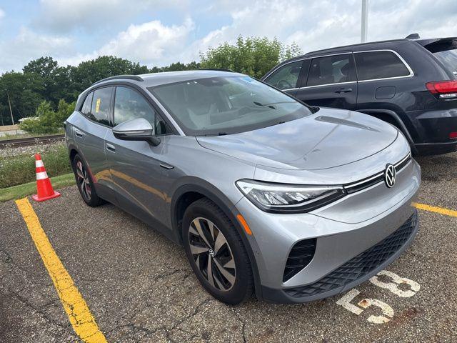 Photo of 2023 Silver Mist Metallic Volkswagen ID.4