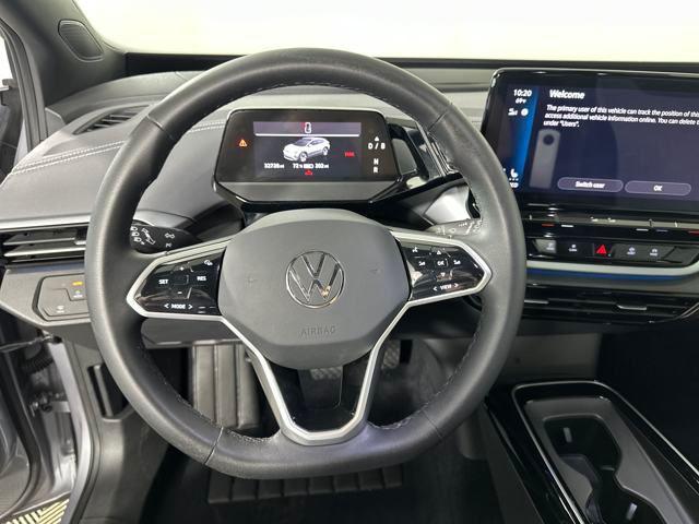 Photo of 2023 Silver Mist Metallic Volkswagen ID.4