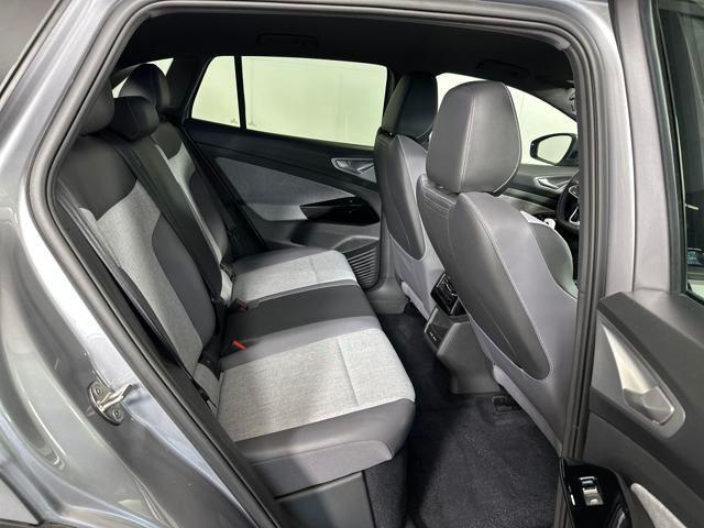 Photo of 2023 Silver Mist Metallic Volkswagen ID.4