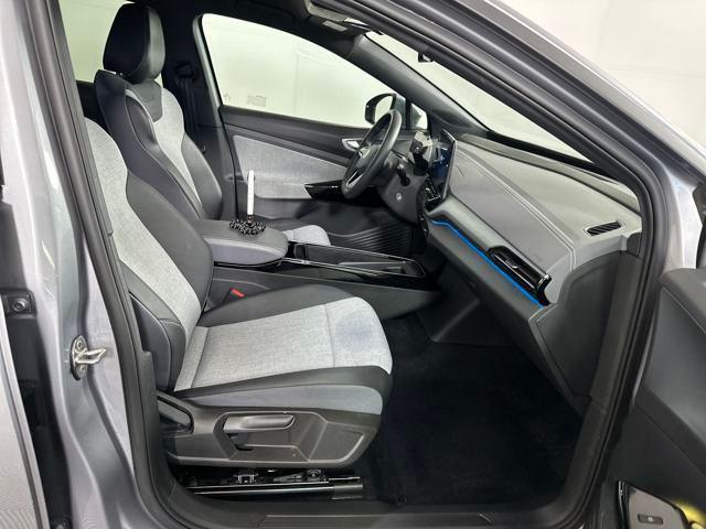Photo of 2023 Silver Mist Metallic Volkswagen ID.4