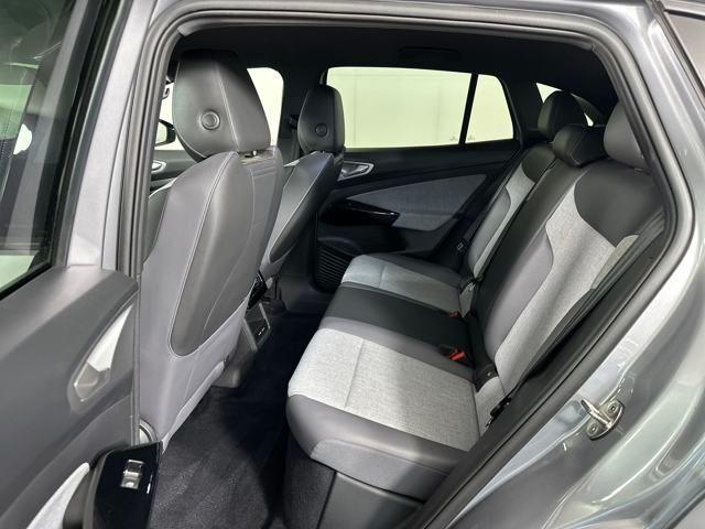 Photo of 2023 Silver Mist Metallic Volkswagen ID.4