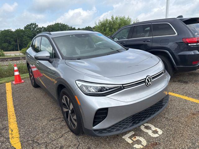 Photo of 2023 Silver Mist Metallic Volkswagen ID.4