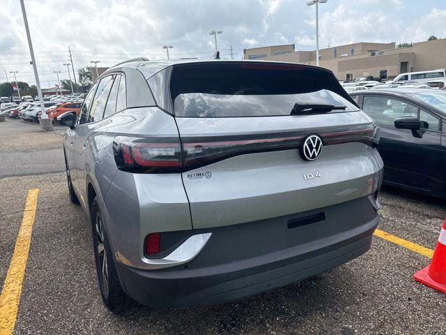 Photo of 2023 Silver Mist Metallic Volkswagen ID.4