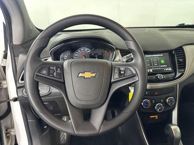 Photo of 2018 Summit White Chevrolet Trax