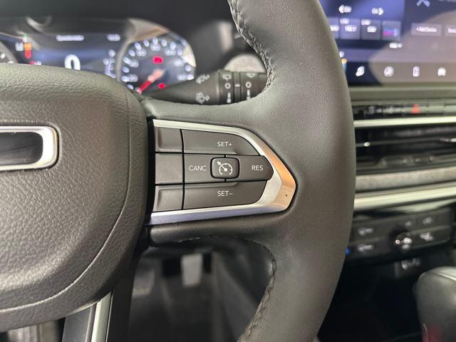 Photo of 2023 Bright White Clearcoat Jeep Compass