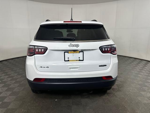 Photo of 2023 Bright White Clearcoat Jeep Compass