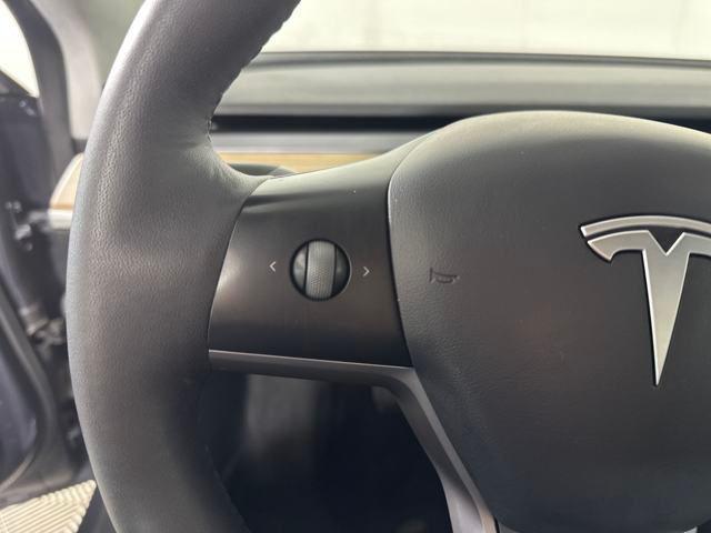 Photo of 2021 Midnight Silver Metallic Tesla Model 3