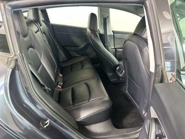 Photo of 2021 Midnight Silver Metallic Tesla Model 3
