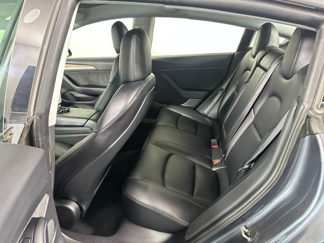 Photo of 2021 Midnight Silver Metallic Tesla Model 3