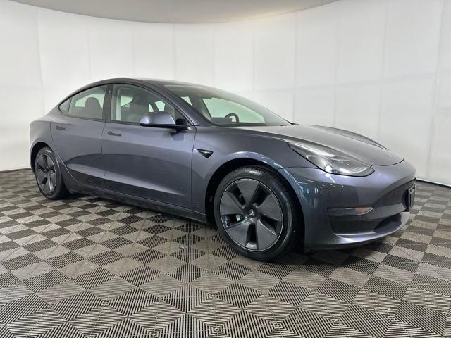 Photo of 2021 Midnight Silver Metallic Tesla Model 3