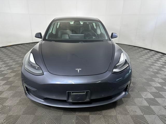 Photo of 2021 Midnight Silver Metallic Tesla Model 3