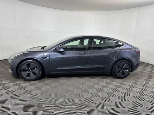 Photo of 2021 Midnight Silver Metallic Tesla Model 3