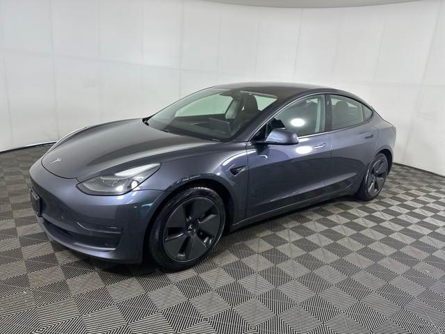 Photo of 2021 Midnight Silver Metallic Tesla Model 3