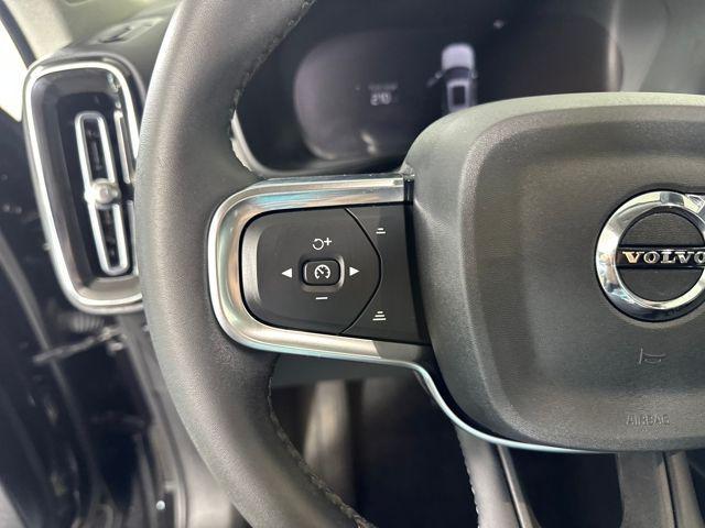 Photo of 2024 Onyx Black Metallic Volvo XC40