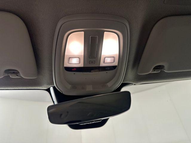 Photo of 2024 Onyx Black Metallic Volvo XC40