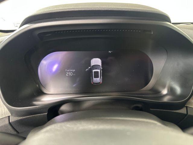Photo of 2024 Onyx Black Metallic Volvo XC40
