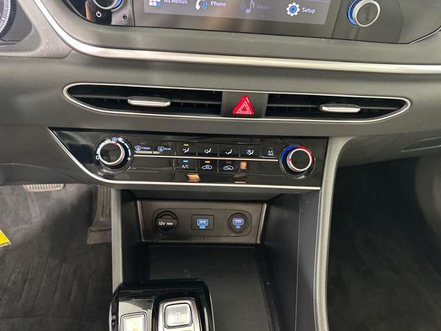 Photo of 2022 Quartz White Hyundai SONATA