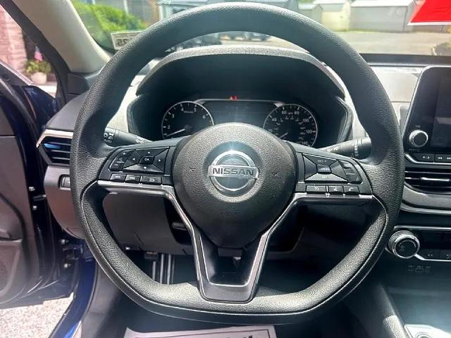 Photo of 2020 Deep Blue Pearl Nissan Altima