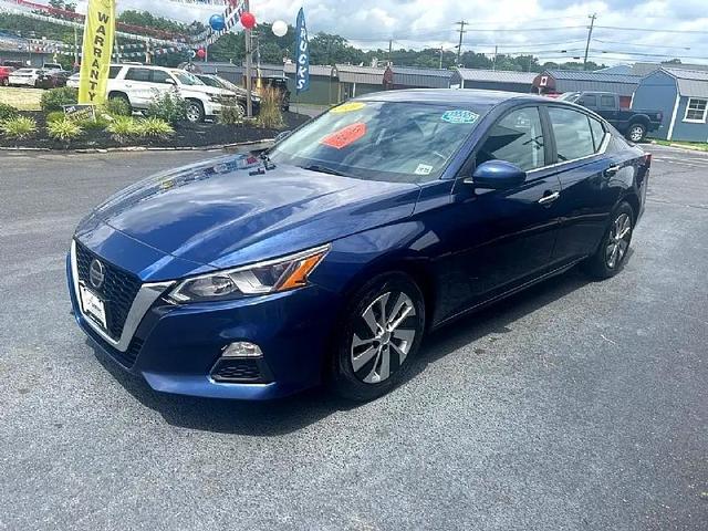Photo of 2020 Deep Blue Pearl Nissan Altima