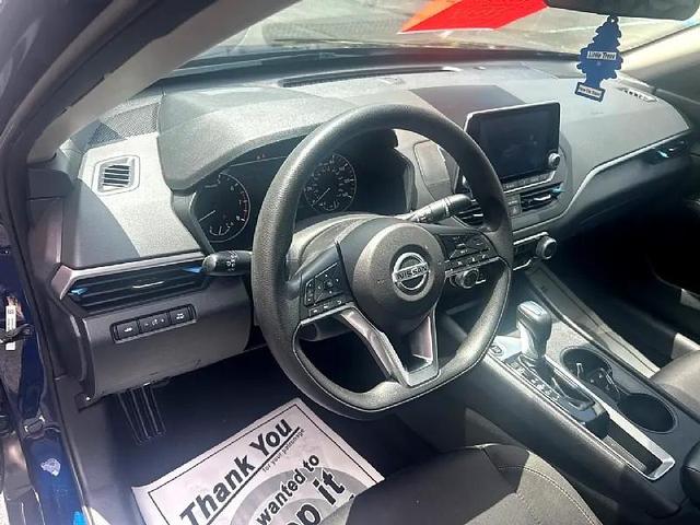 Photo of 2020 Deep Blue Pearl Nissan Altima