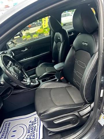 Photo of 2022 Gravity Grey Pearl Kia Forte