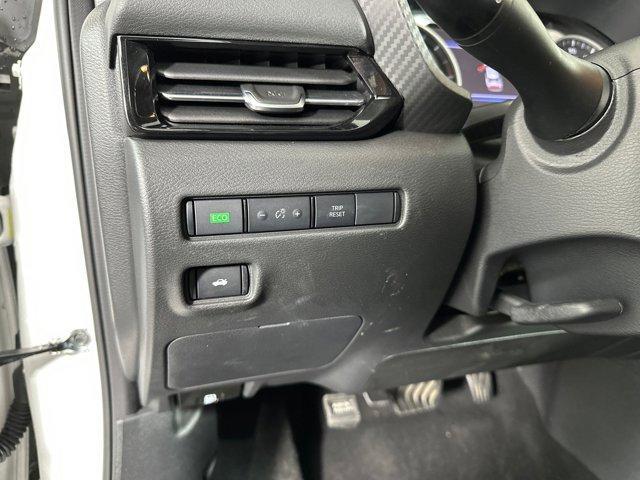 Photo of 2024 Aspen White Tricoat/Super Black Nissan Sentra
