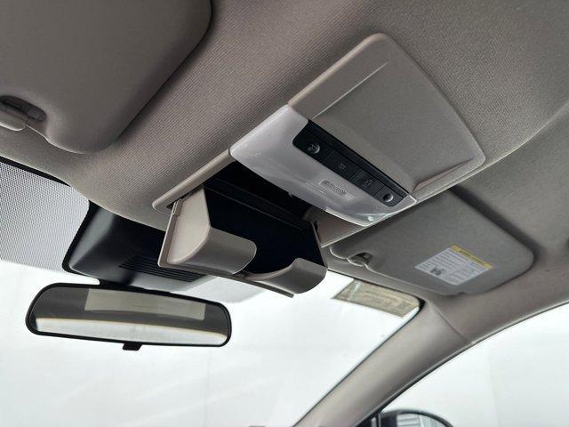 Photo of 2024 Aspen White Tricoat/Super Black Nissan Sentra