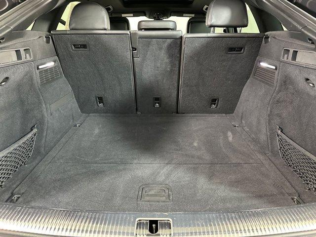 Photo of 2023 Daytona Gray Pearl Effect Audi SQ5