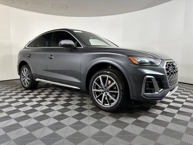 Photo of 2023 Daytona Gray Pearl Effect Audi SQ5