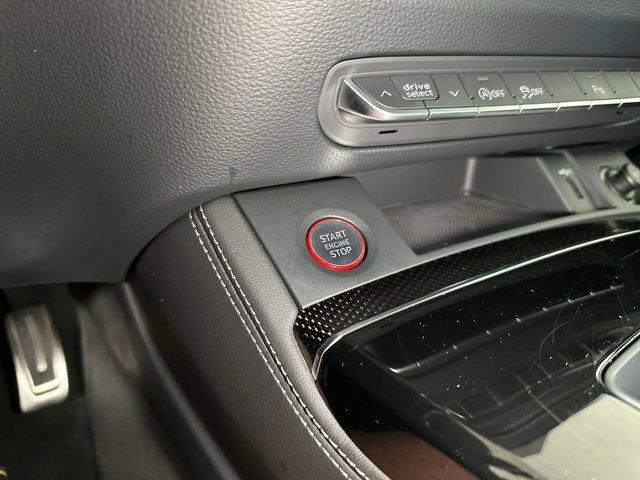 Photo of 2023 Daytona Gray Pearl Effect Audi SQ5