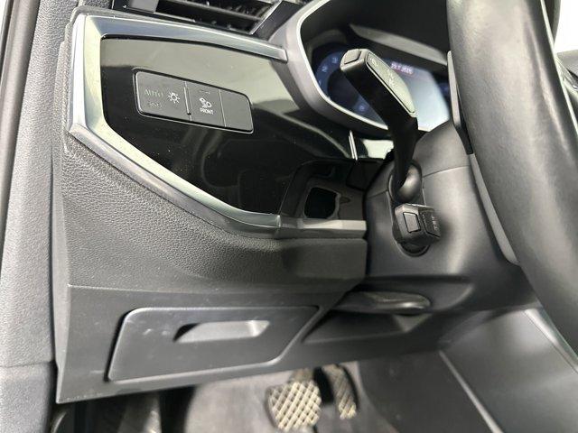 Photo of 2023 White Audi Q3