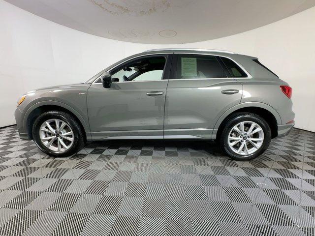Photo of 2022 Chronos Gray Metallic Audi Q3