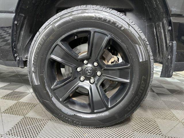 Photo of 2022 Diamond Black Crystal Pearlcoat RAM 1500
