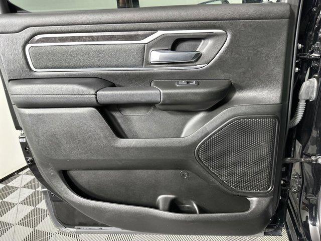 Photo of 2022 Diamond Black Crystal Pearlcoat RAM 1500