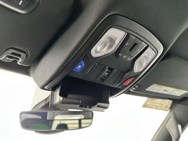 Photo of 2022 Diamond Black Crystal Pearlcoat RAM 1500