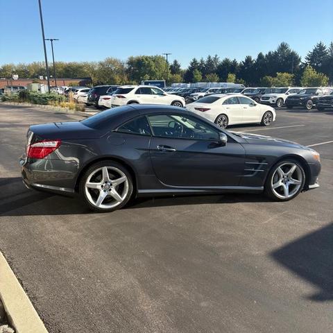 Photo of 2015 Black Mercedes-Benz SL-Class