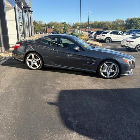 Photo of 2015 Black Mercedes-Benz SL-Class