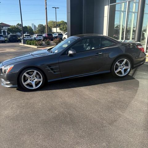 Photo of 2015 Black Mercedes-Benz SL-Class