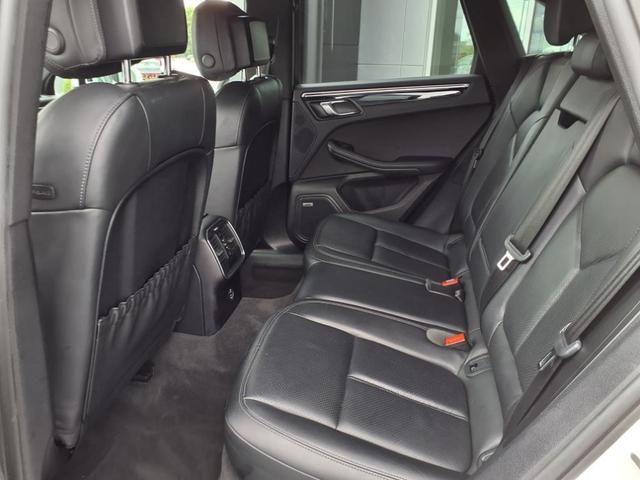 Photo of 2021 White Porsche Macan
